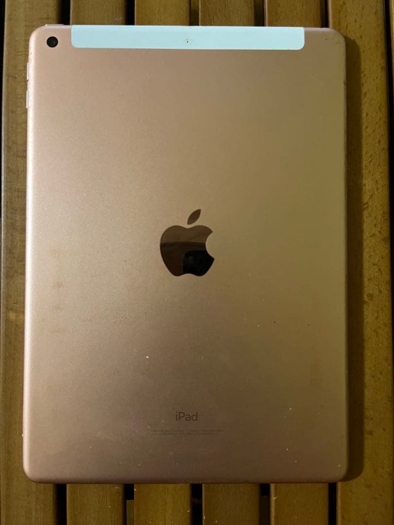 【現品限り】iPad 第6世代 32GB ゴールド　本体のみ