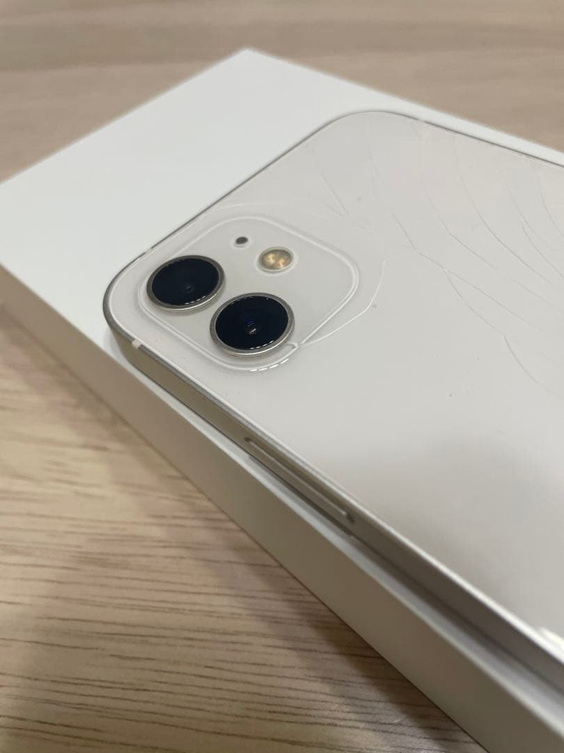 【ジャンク】iPhone12 64GB SIMフリー 背面割れ バッテリー72%