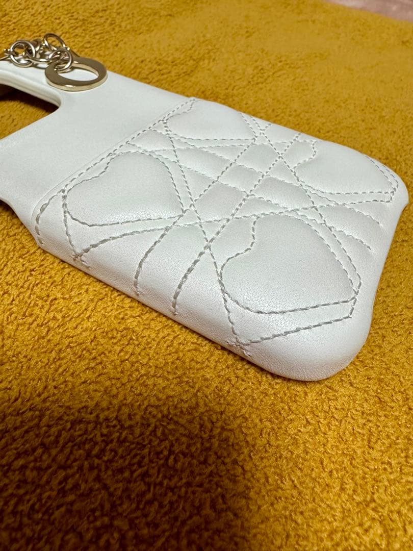 Christian Dior iPhone15proケース 日本限定　ホワイト