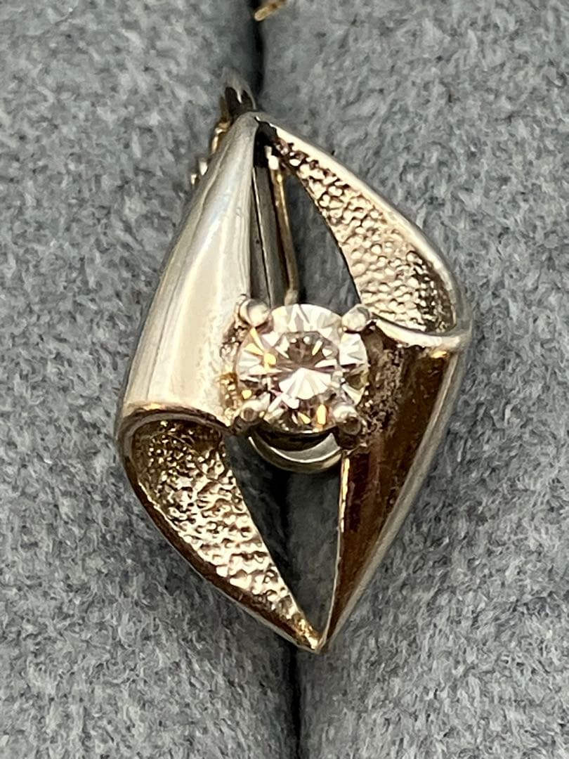 PT900 D0.20ピアス　プラチナ　ダイヤモンド　レディース