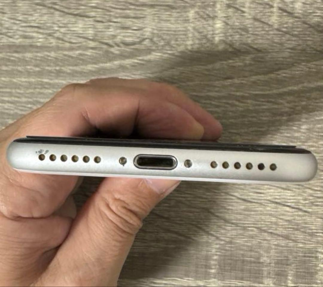 iPhone SE (第2世代) 128GB ホワイト 箱付きSIMフリー