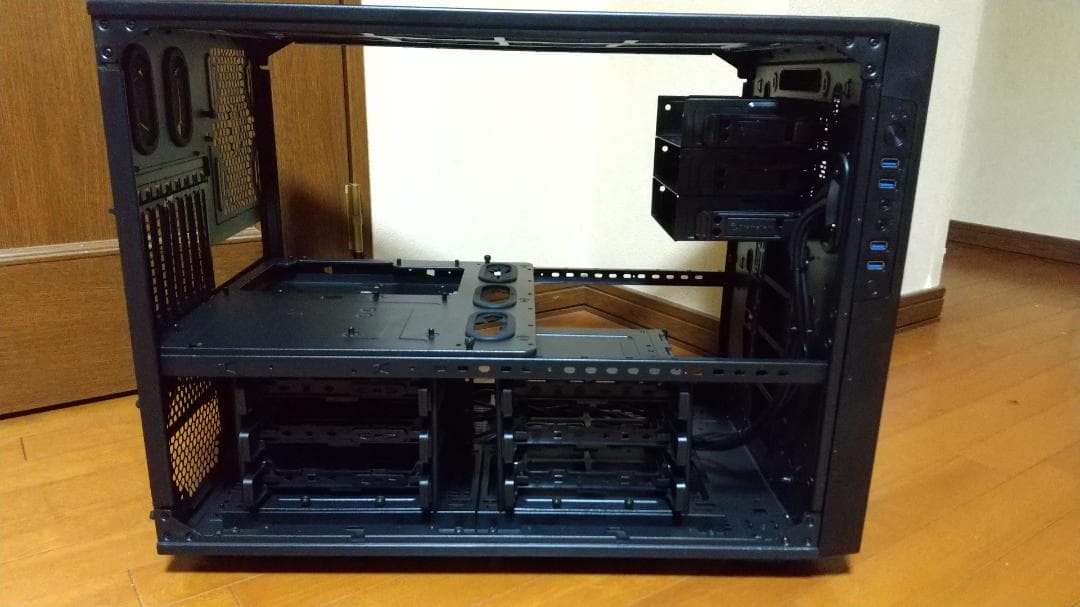 Thermaltake Core X9 E-ATX対応 超大型 キューブケース