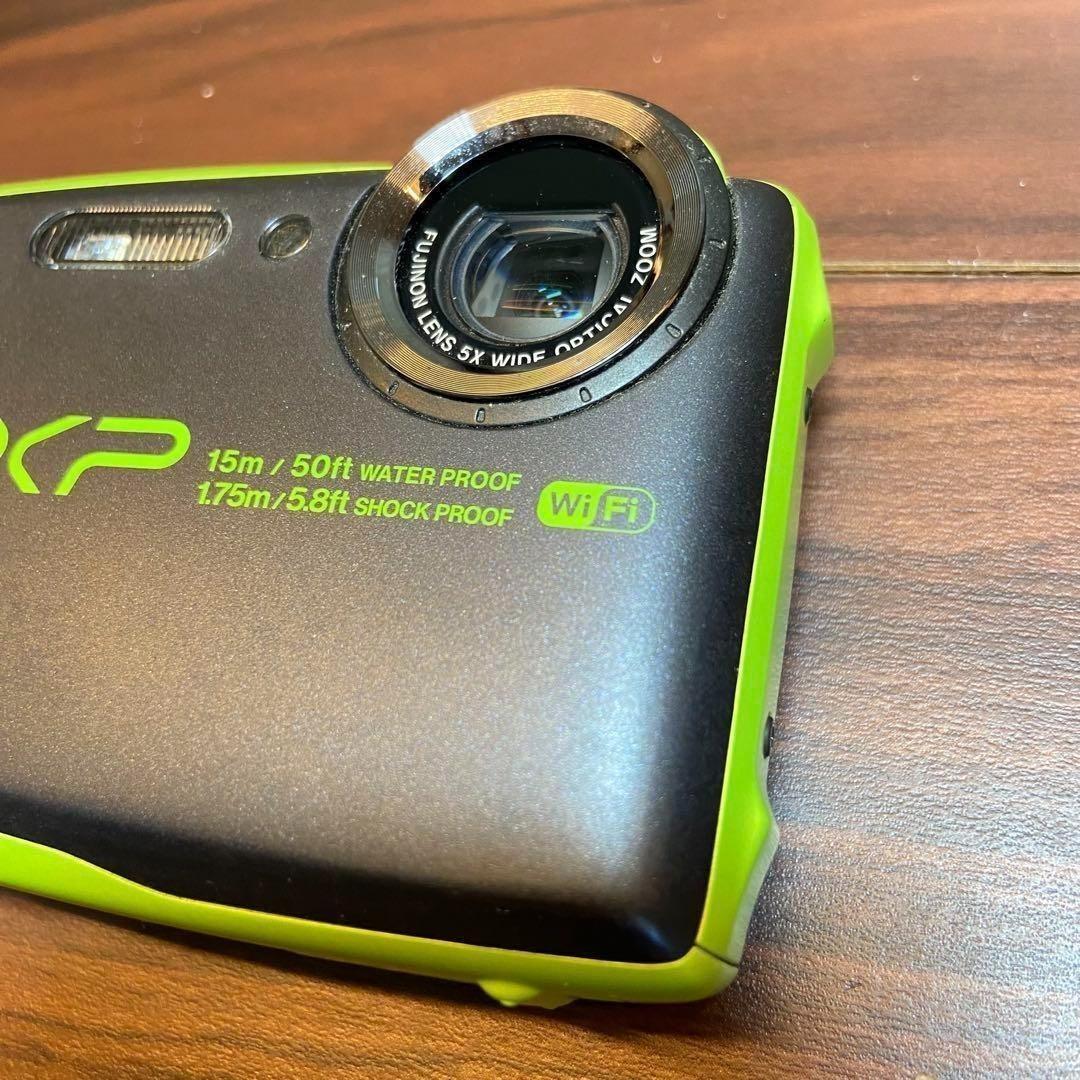 FUJIFILM FINEPIX XP90 デジカメ　ほぼ新品 3440