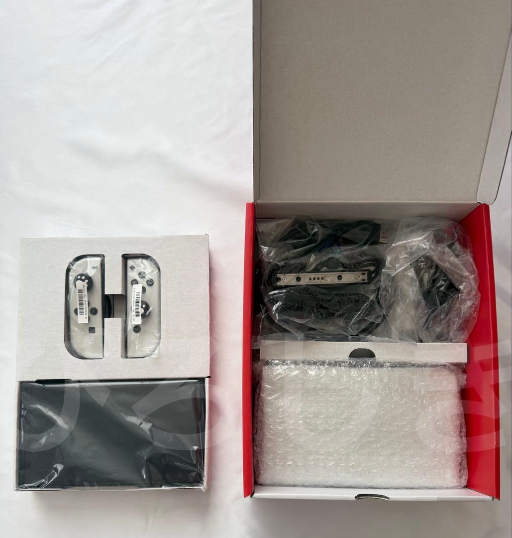 任天堂 Switch本体 有機ELモデルJoy-Con ハンドル 2個セット付き