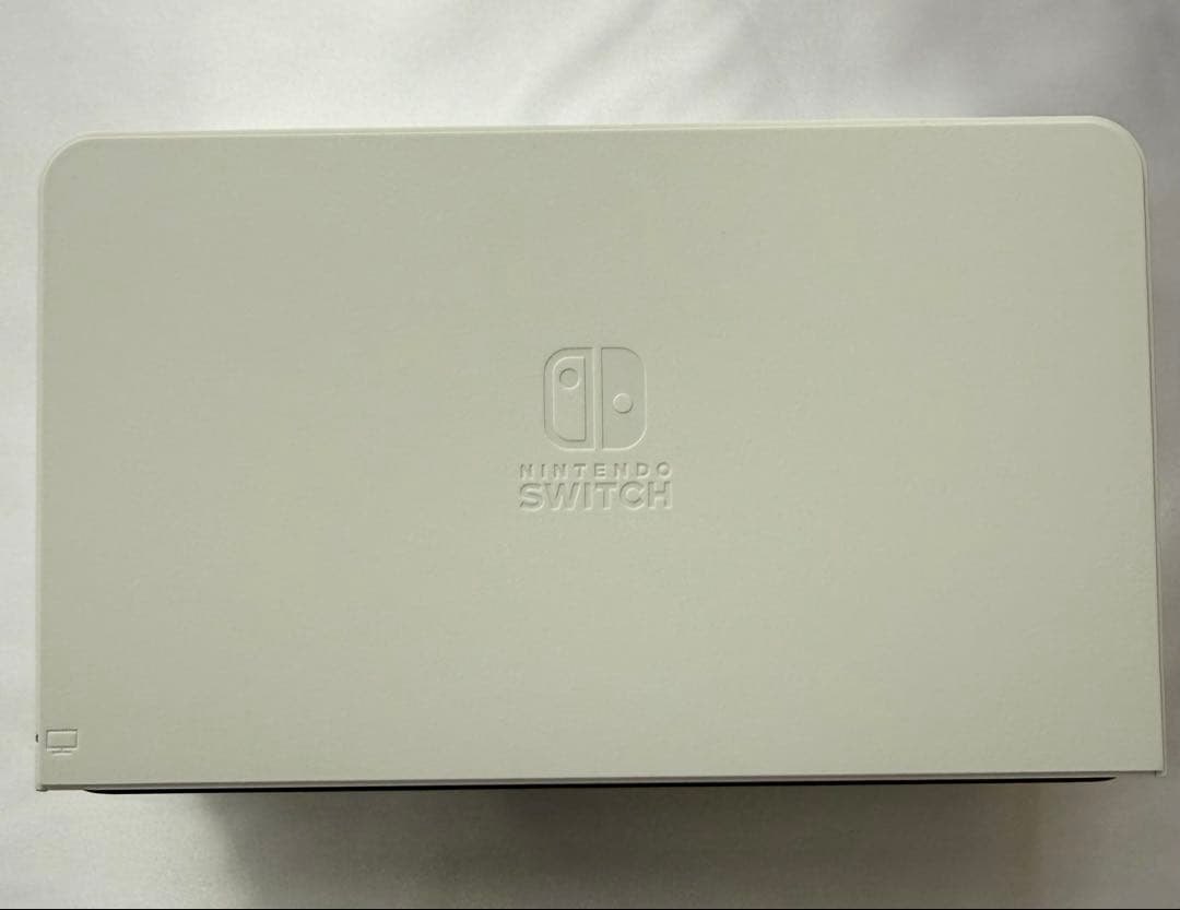 任天堂 Switch本体 有機ELモデルJoy-Con ハンドル 2個セット付き