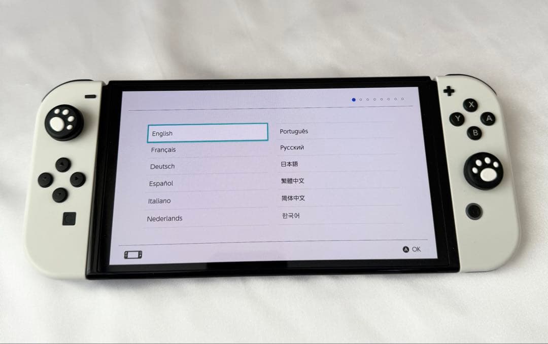 任天堂 Switch本体 有機ELモデルJoy-Con ハンドル 2個セット付き