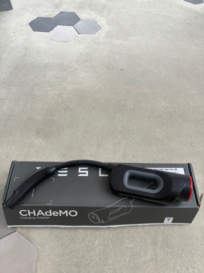 箱つき！テスラ チャデモアダプター　TESLA CHADEMO