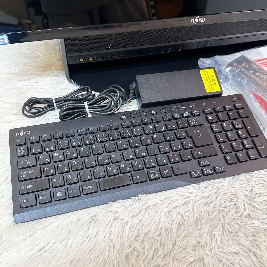 富士通一体型PC FH90/A3/i7-6700HQ/8GB/3TB 27インチ