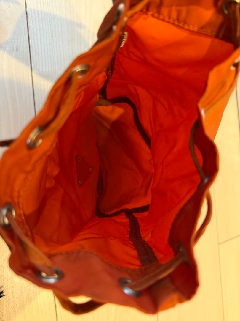 PRADA 巾着ポーチ