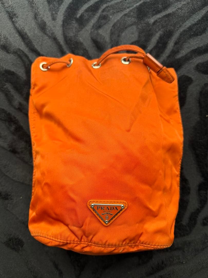 PRADA 巾着ポーチ