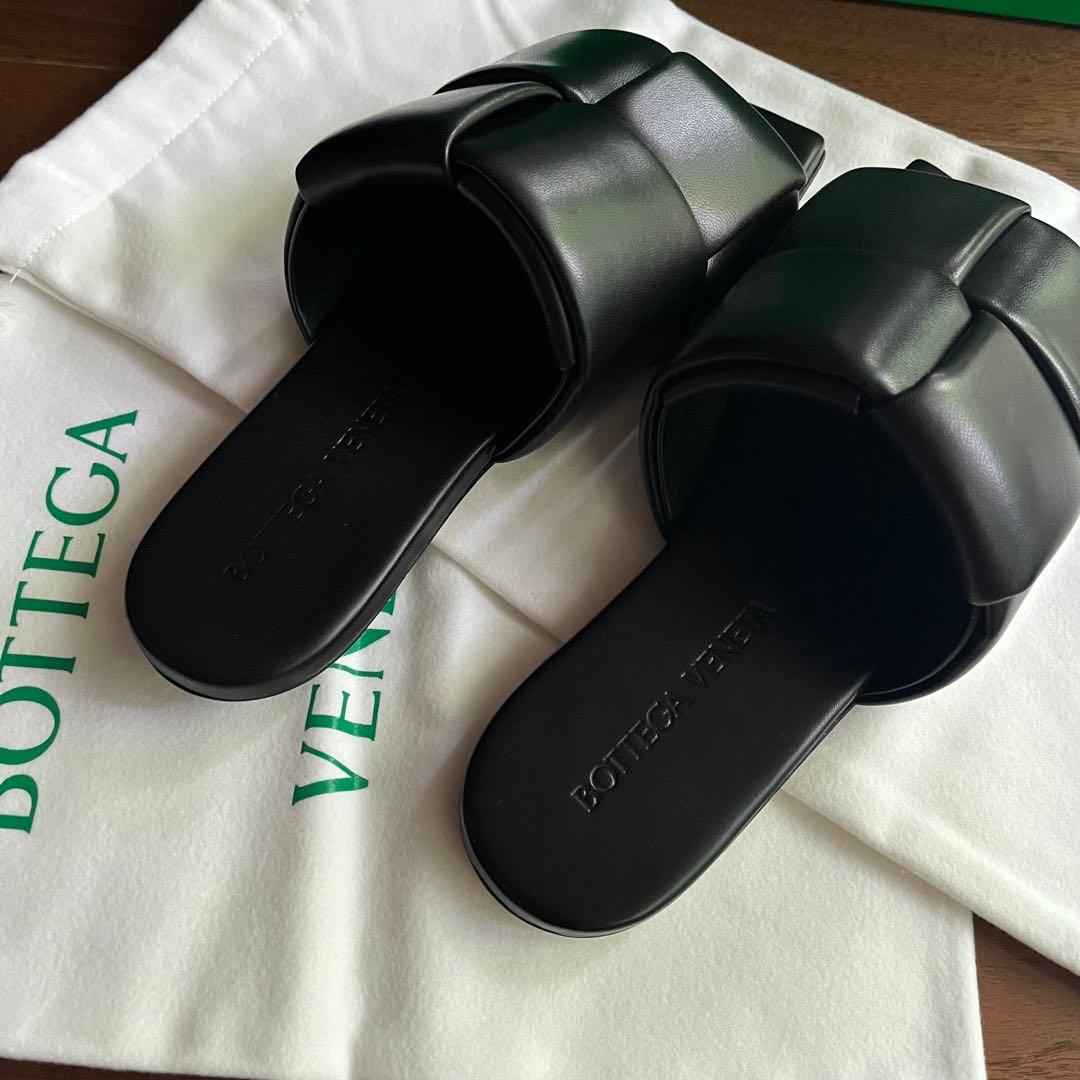 ボッテガ・ヴェネタ フラットサンダル