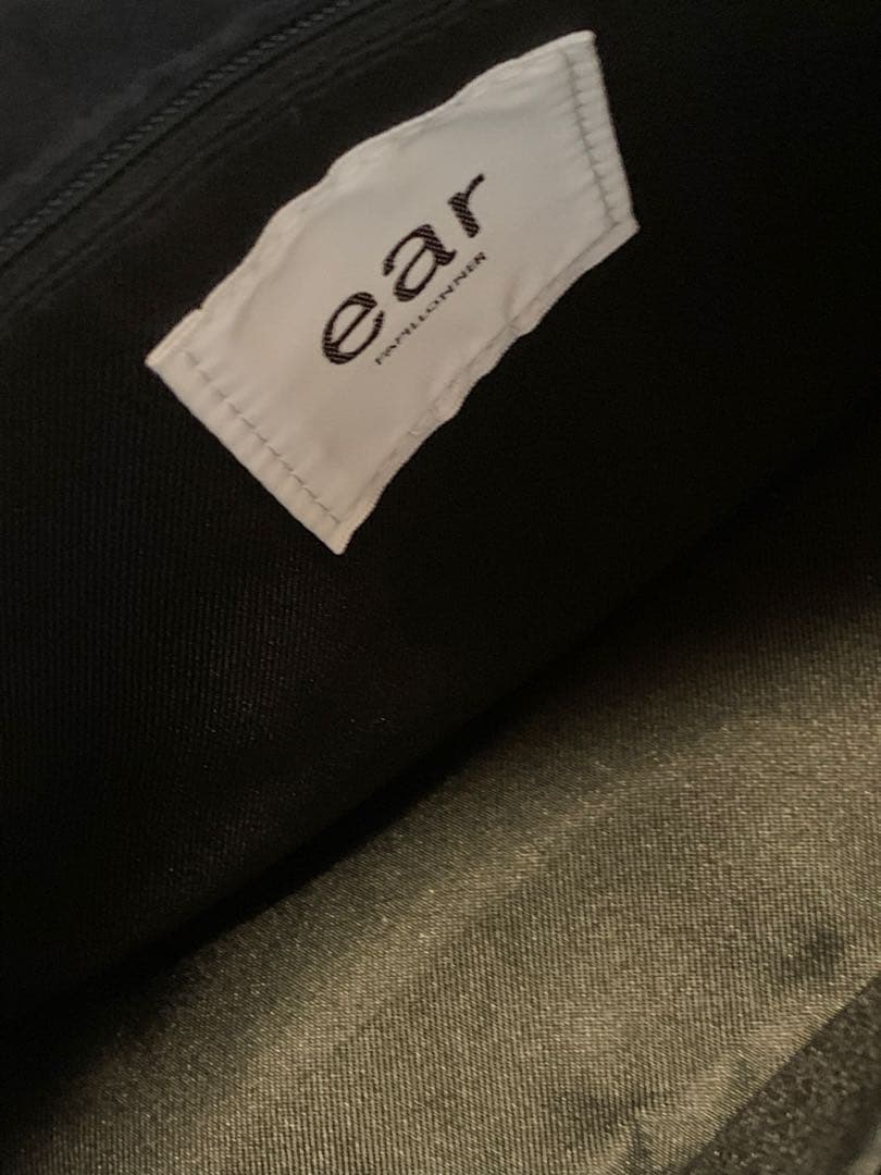 ear ブラック ショルダーバッグ