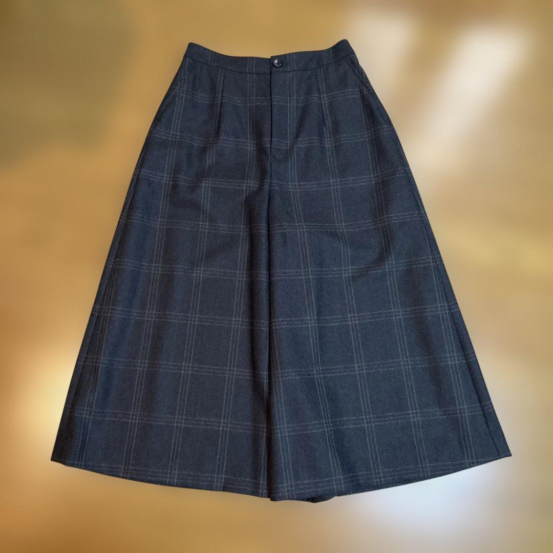 【未使用品】マドモアゼルノンノン　ウール100%ガウチョパンツ チャコールグレー