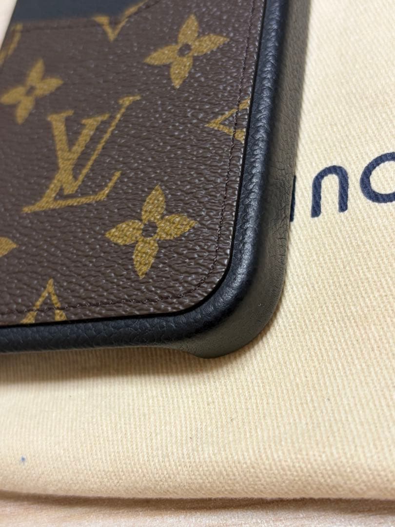 ✨極美品✨ルイヴィトン　iPhone15promaxケース　モノグラム　黒