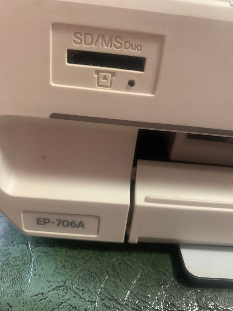 EPSON EP706Aのプリンタ（ジャンク品）と互換インクイエロー、マゼンタ