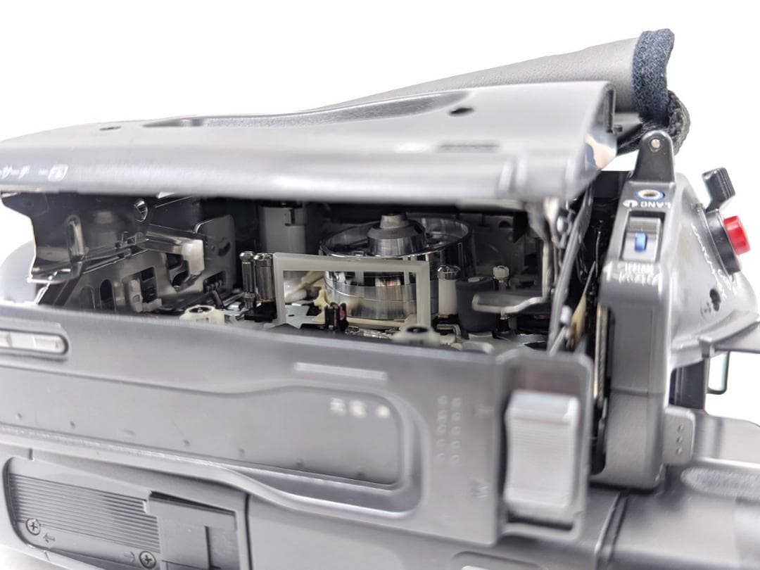 8mmテープのダビングに！ SONY ビデオカメラ CCD-TRV91 02