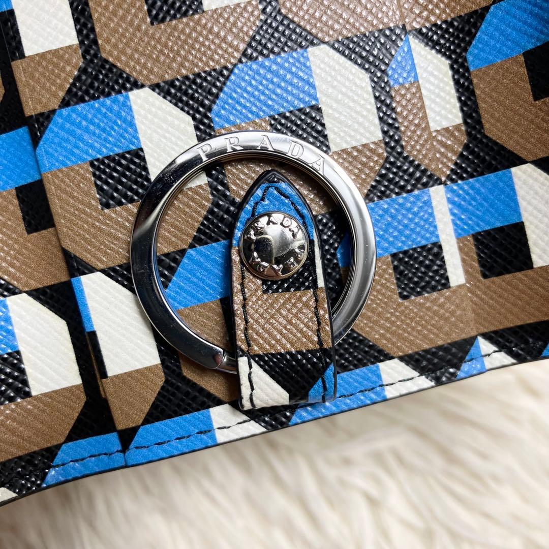 【未使用】プラダ サフィアーノ キーケース 三角プレートIC搭載