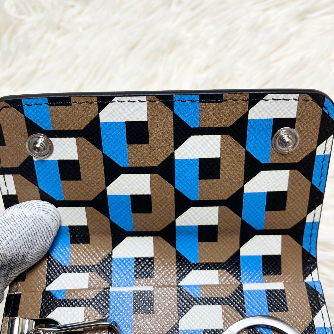 【未使用】プラダ サフィアーノ キーケース 三角プレートIC搭載