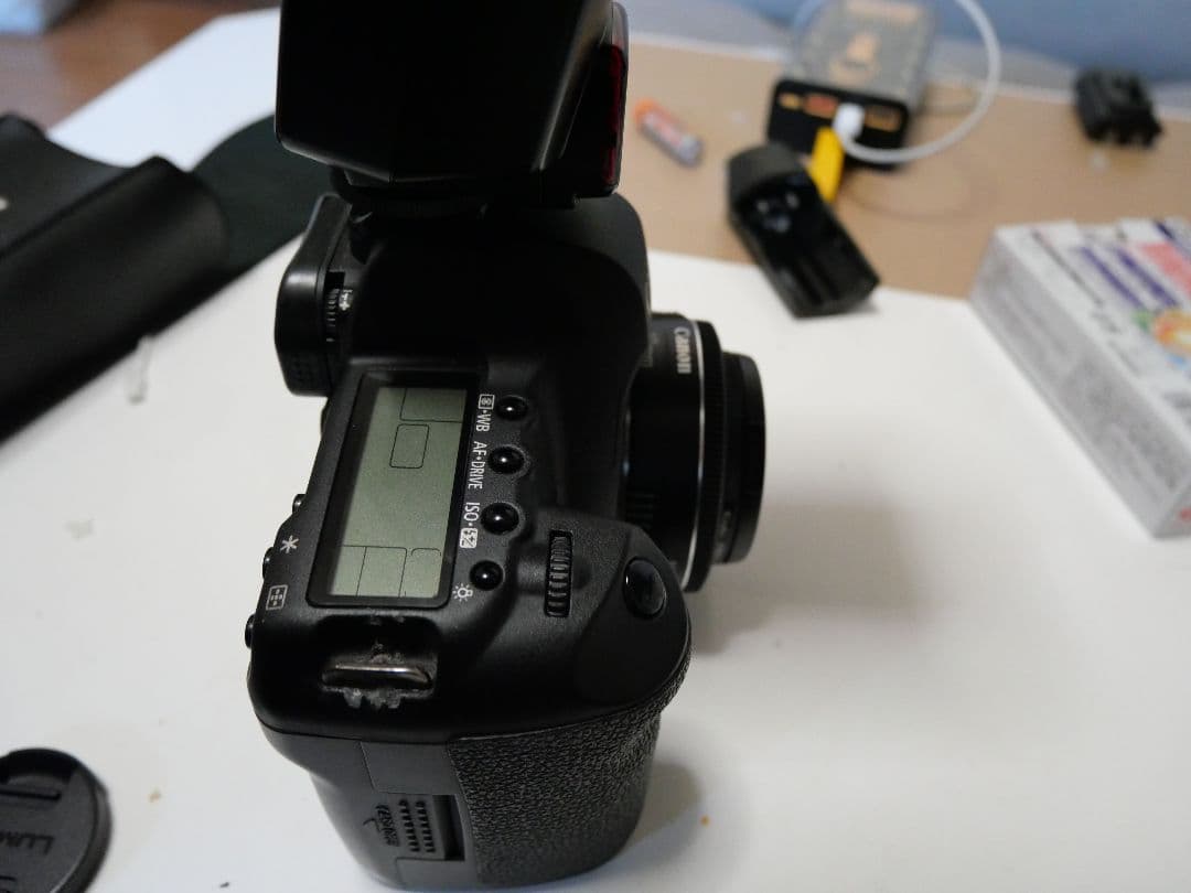 Canon EOS 5D Mark II 本体と40mm