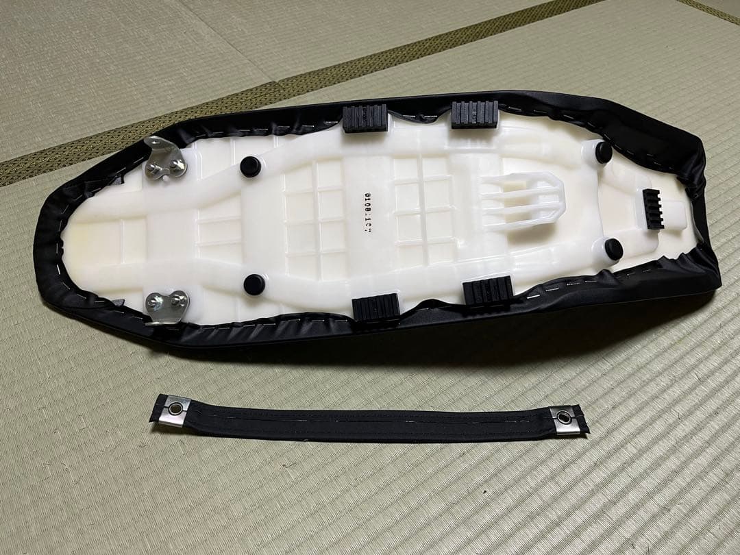 SUZUKI DRZ4-SM 純正シート