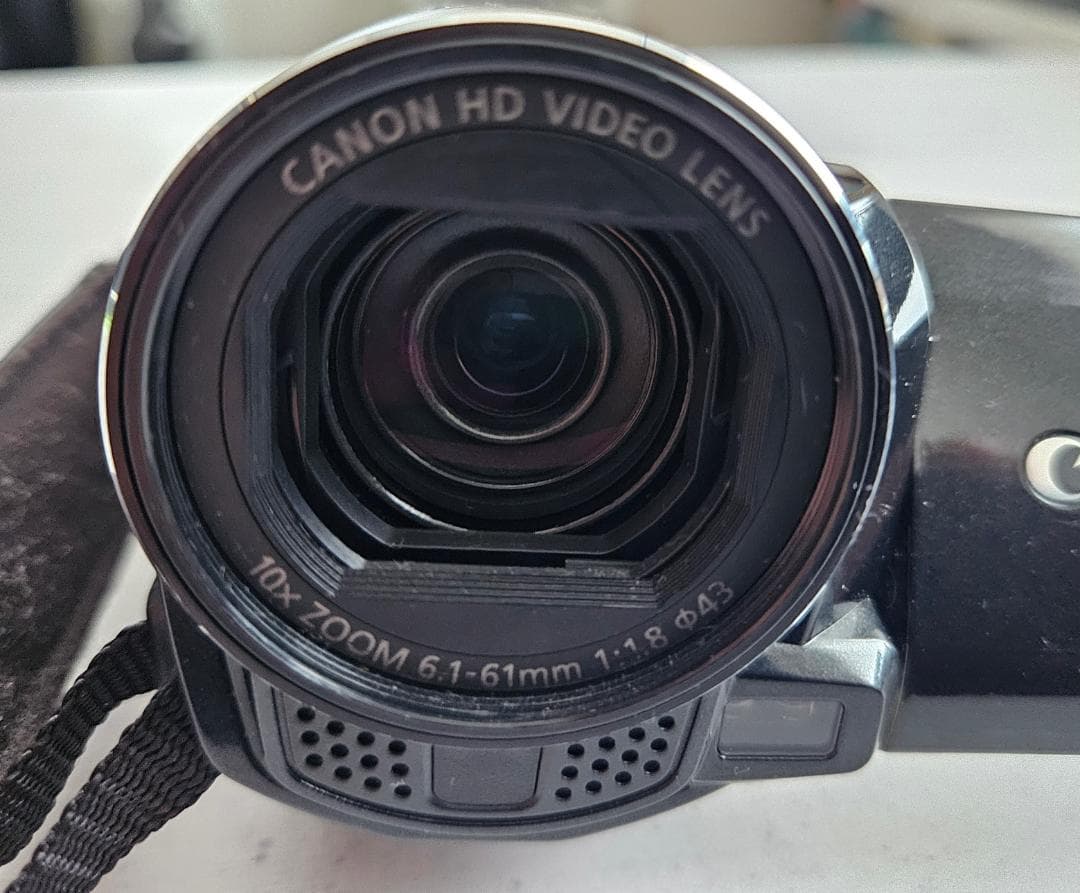 ビデオカメラ Canon iVIS HF M52