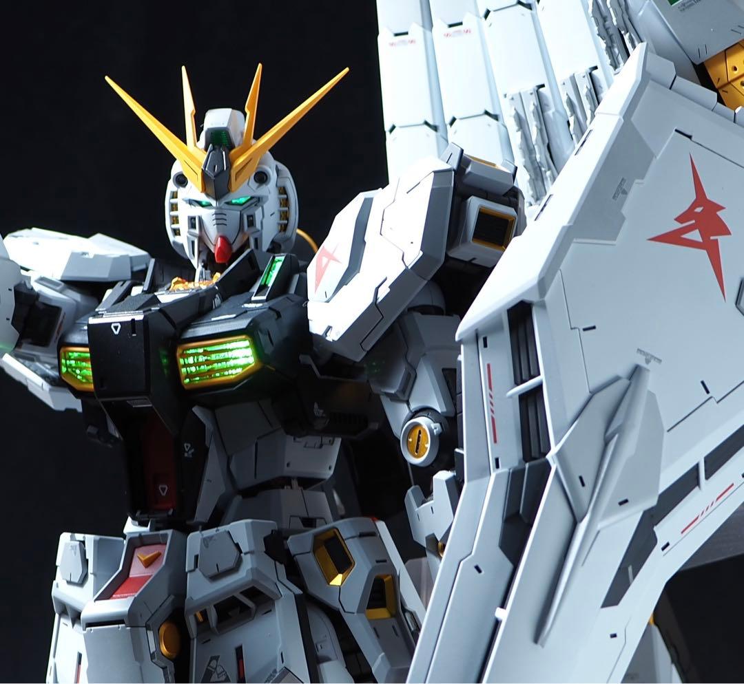 PG UNLEASHED 1/60 νガンダム　全塗装　完成品　LED組込