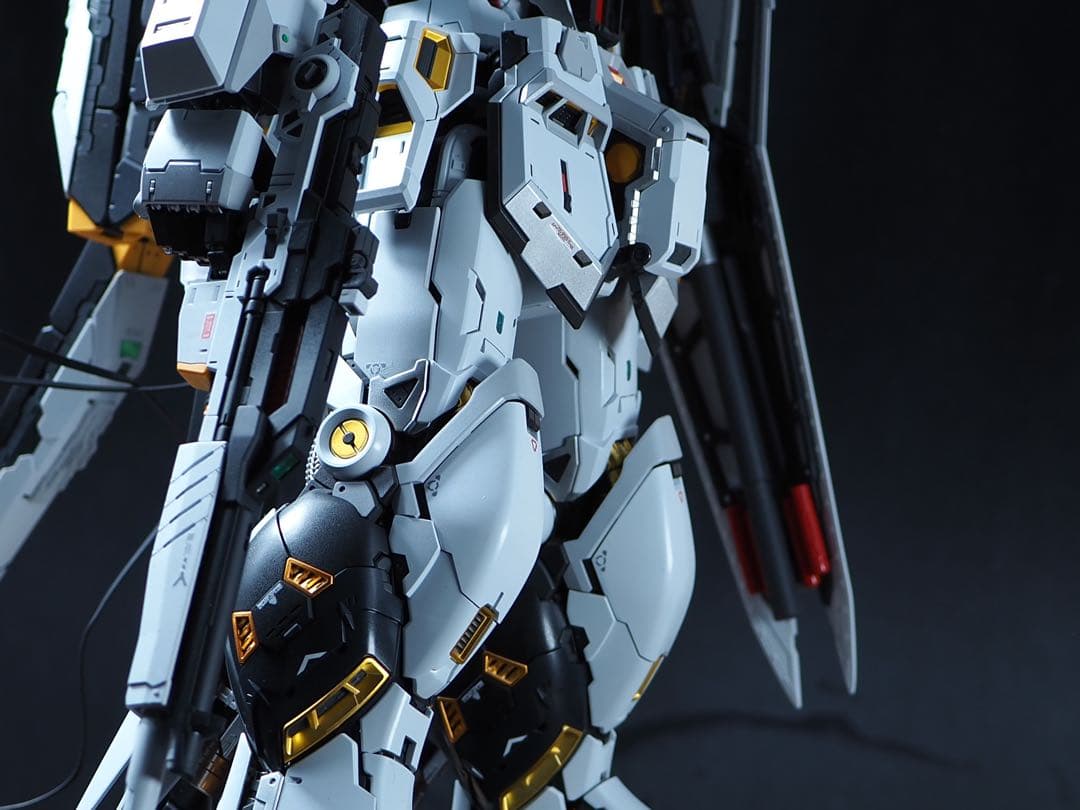 PG UNLEASHED 1/60 νガンダム　全塗装　完成品　LED組込
