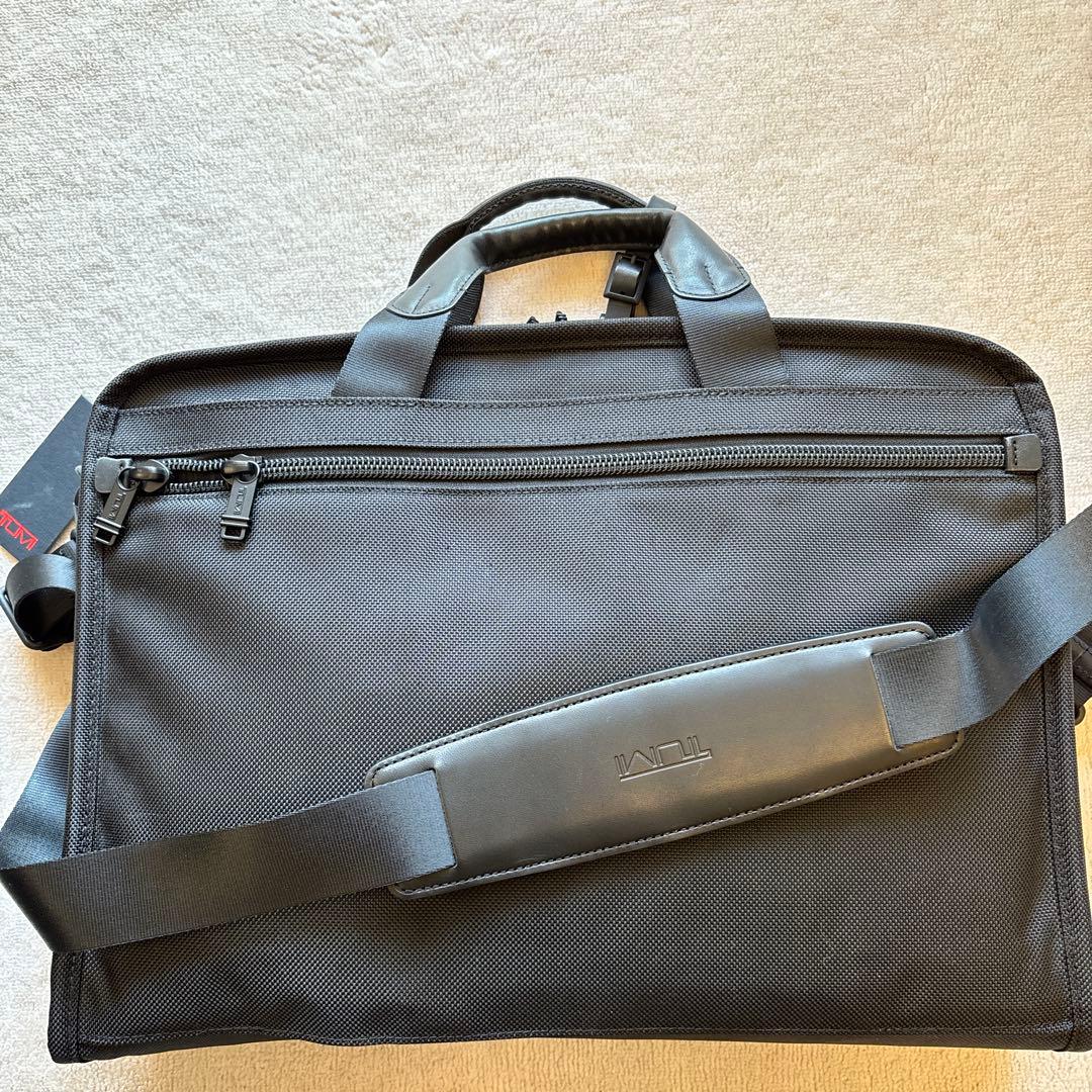 ぱんだ‼️ビジネスマンに人気‼️TUMI ブラック ビジネスバッグ