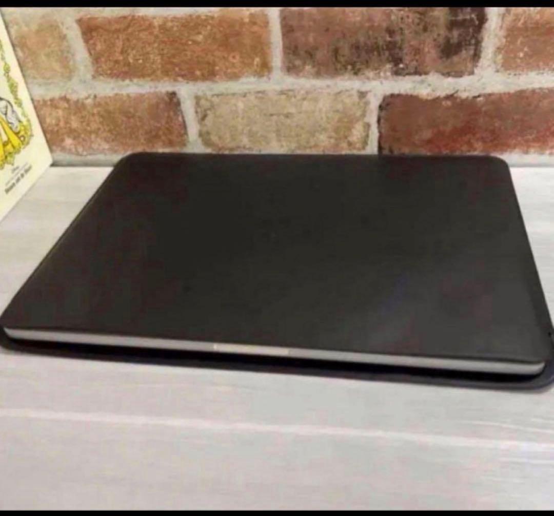 ☘️純正MacBook Pro用レザースリーブ