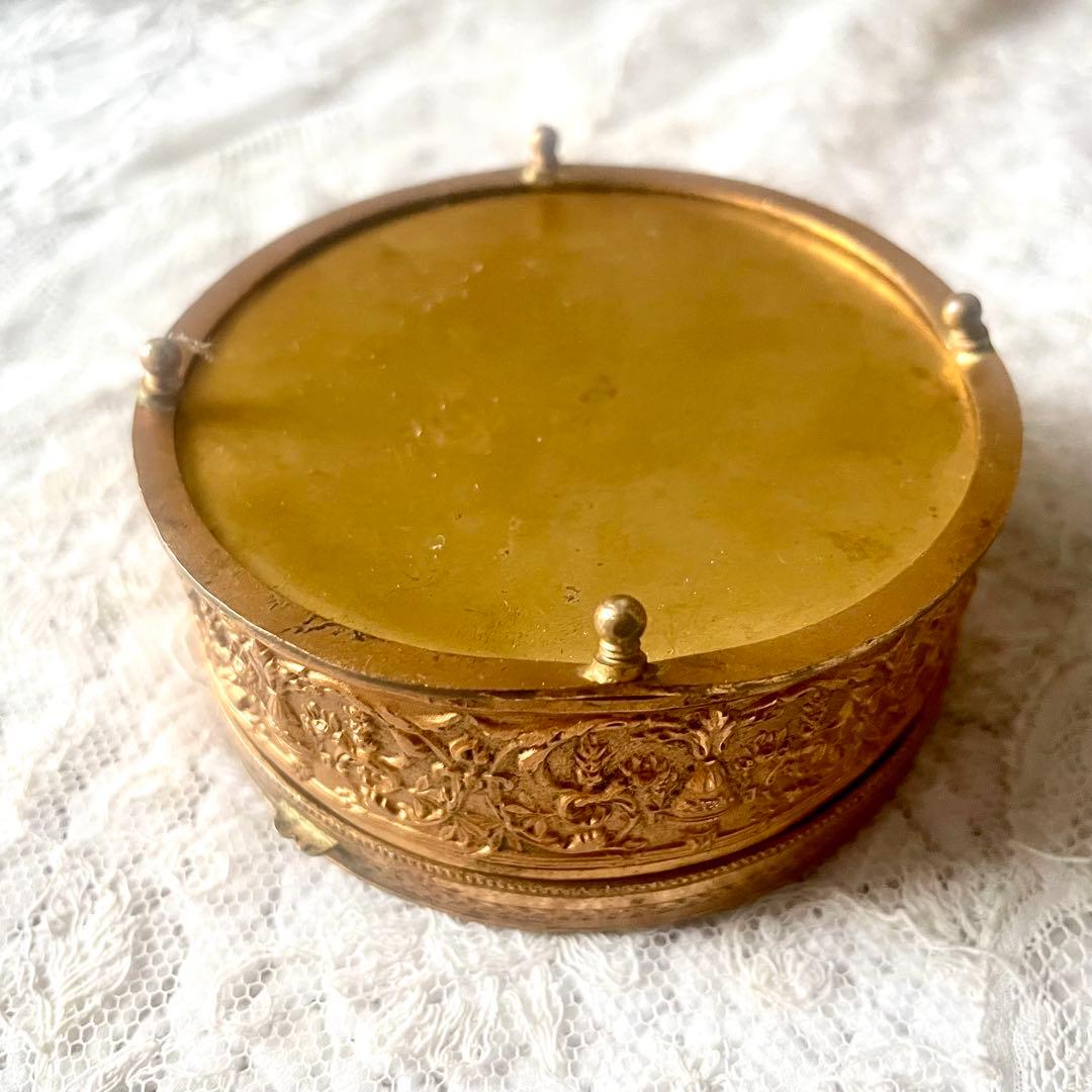 マドモアゼルの絵入りラウンド型ジュエリーボックス　フランスアンティーク