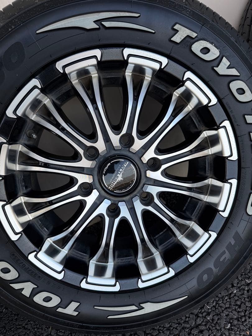 ハイエース200用バトルシップ16インチホワイトレタータイヤ付き