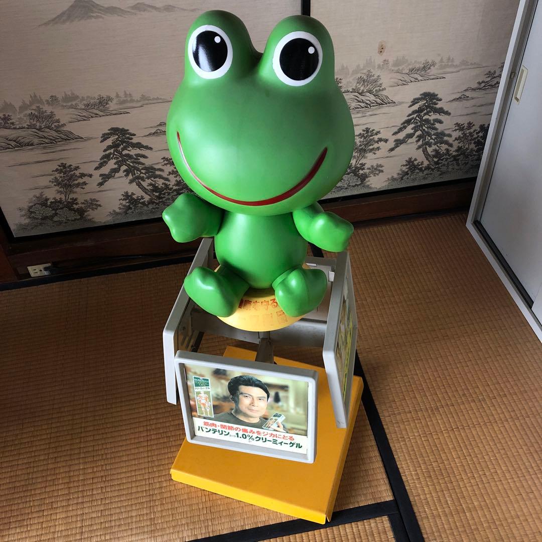 コルゲンコーワケロちゃん看板