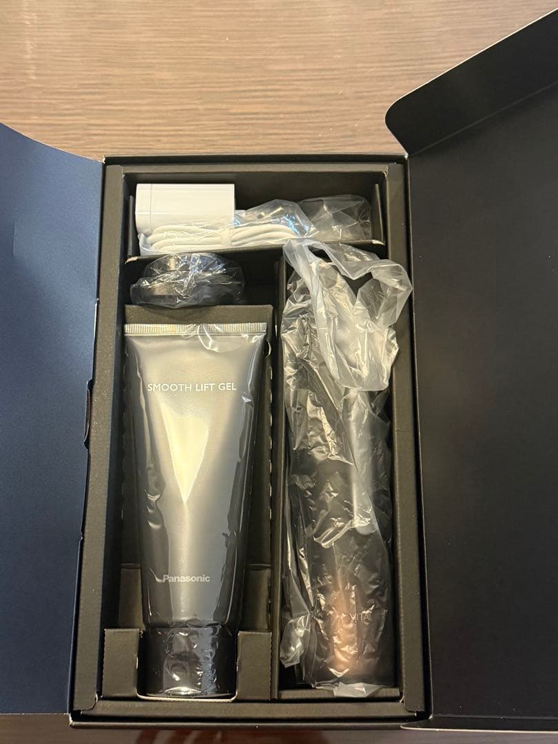 Panasonic VITALIFT 美顔器　EH-SR86-T