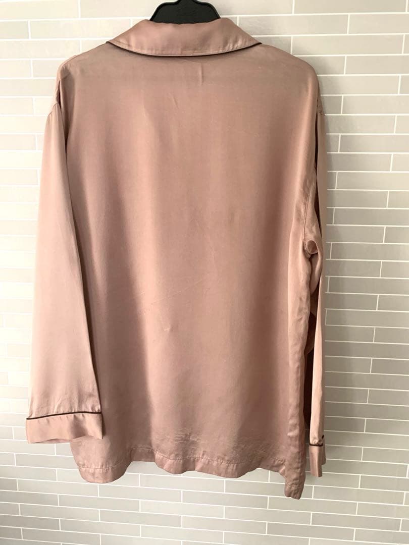 ワコール　睡眠科学　シルクサテンパジャマ