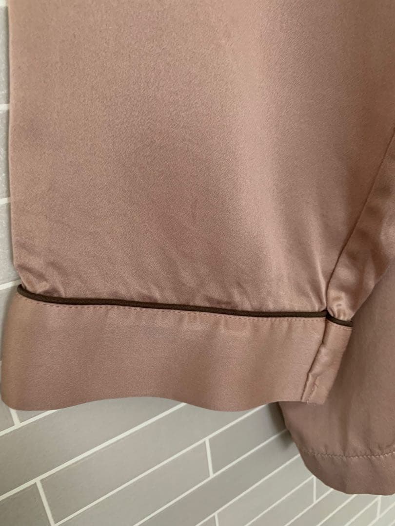 ワコール　睡眠科学　シルクサテンパジャマ