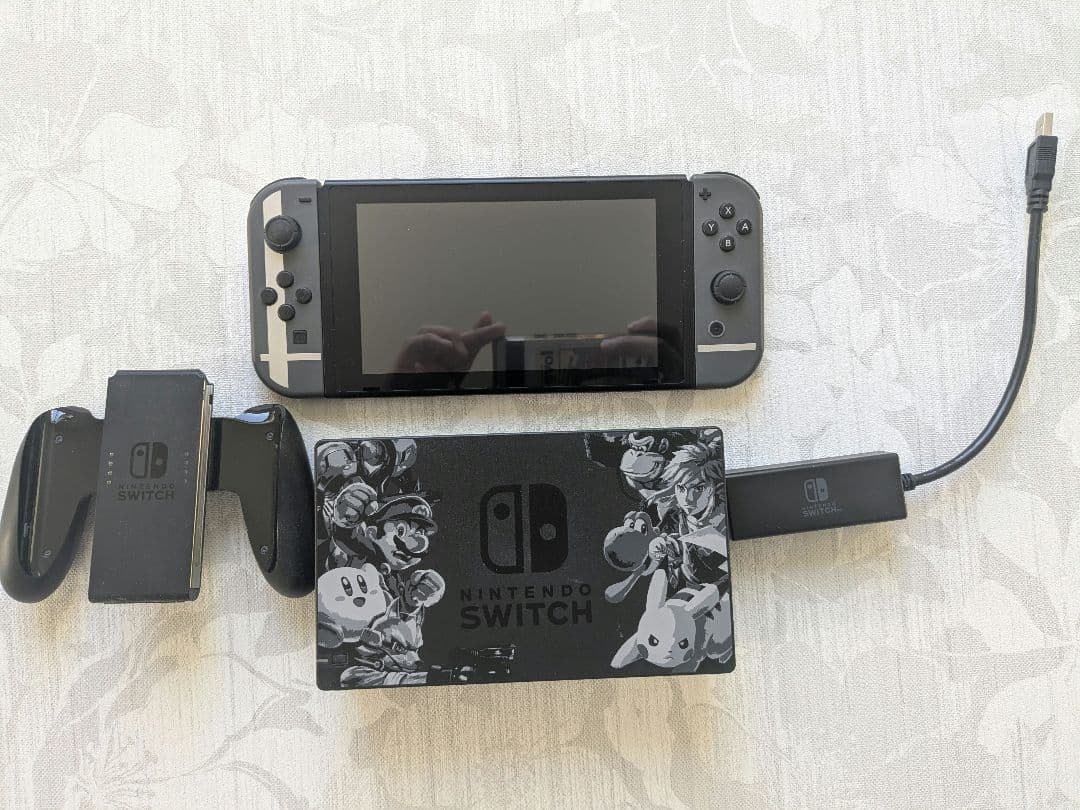 【液晶美品】Nintendo Switch 本体 スマブラ　エディション