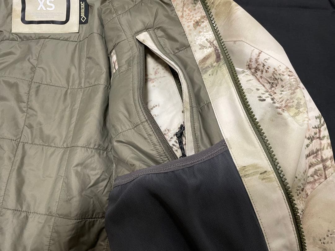 美品 BURTON ak GORE‑TEX 2L Swash Jacket