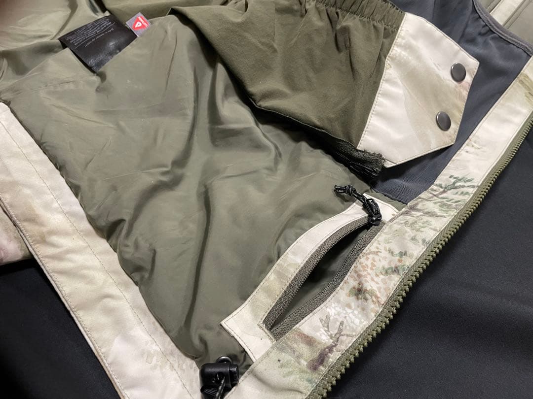 美品 BURTON ak GORE‑TEX 2L Swash Jacket