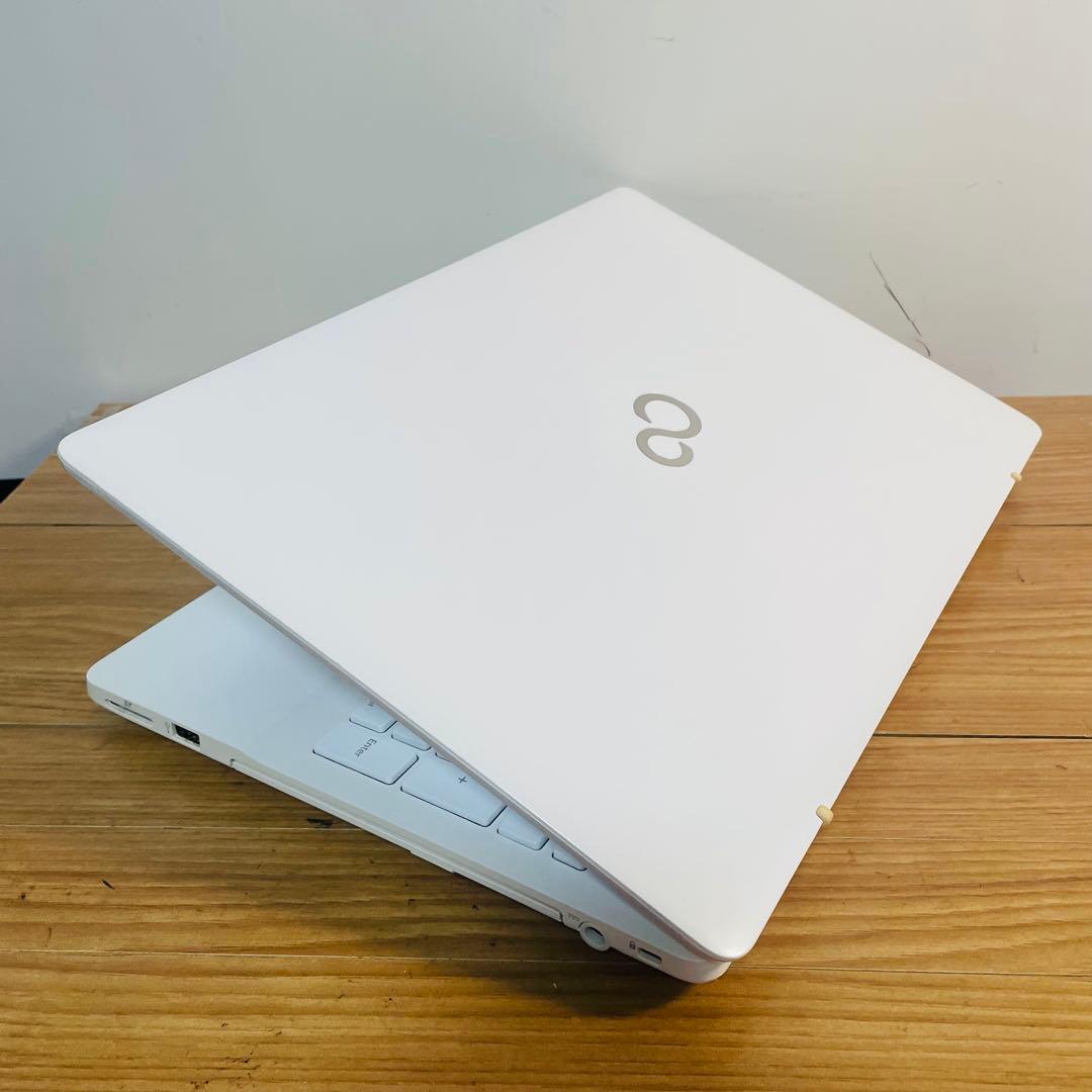 設定済み美麗ホワイトノートパソコン　SSD256ギガ Win11オフィスDVD