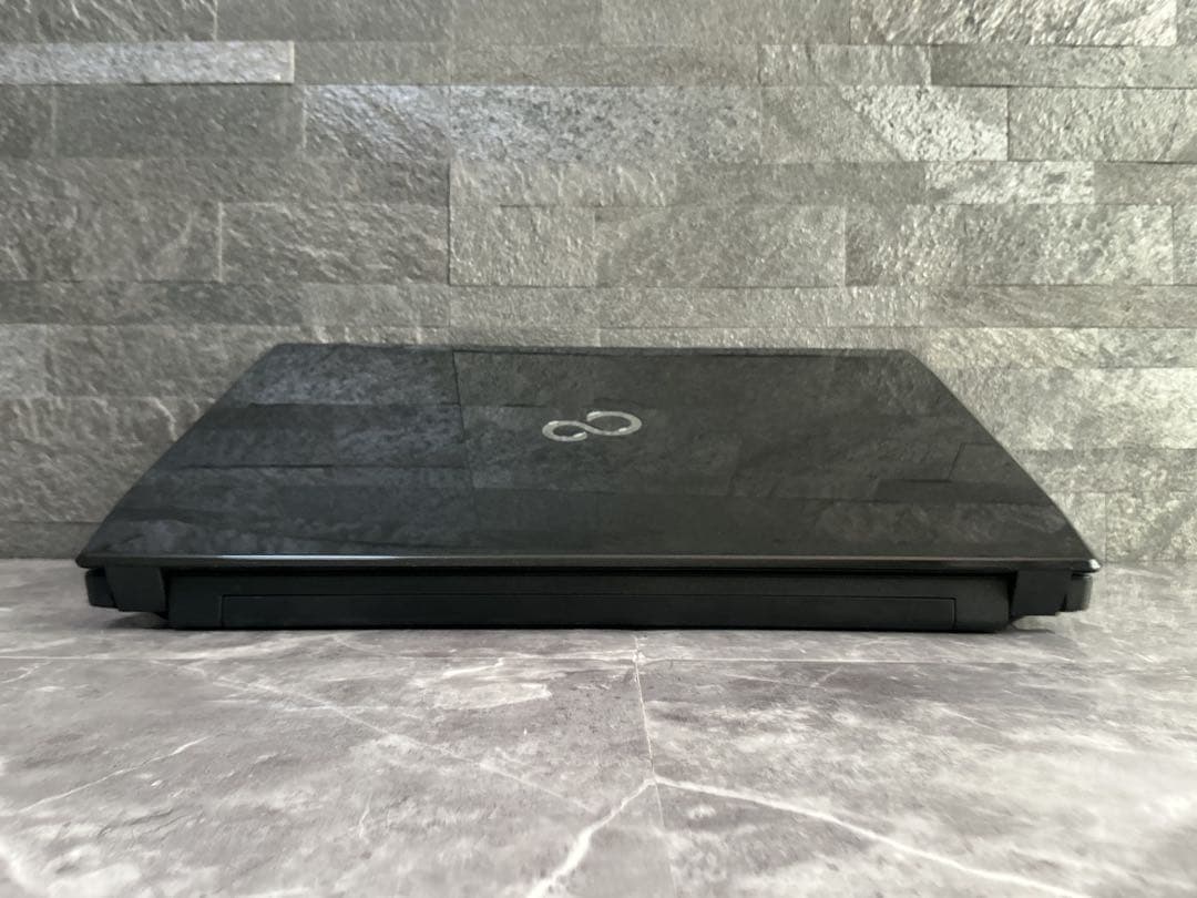 FUJITSU corei7 新品SSD480 新品メモリ16 office