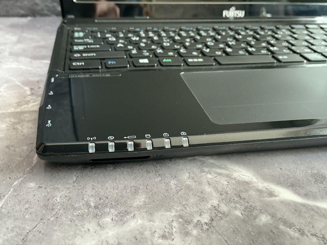 FUJITSU corei7 新品SSD480 新品メモリ16 office