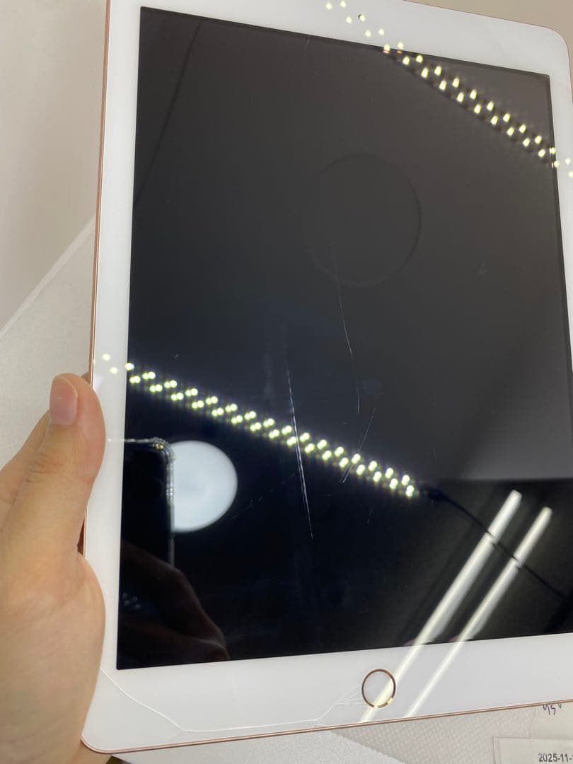 iPad 第6世代 32GB バッテリー83% HJMVR