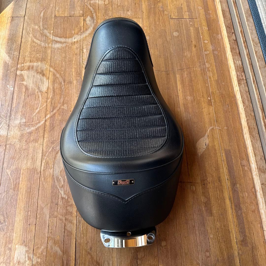 ハーレーダビッドソン　K&H スーパーローシート　タックロール