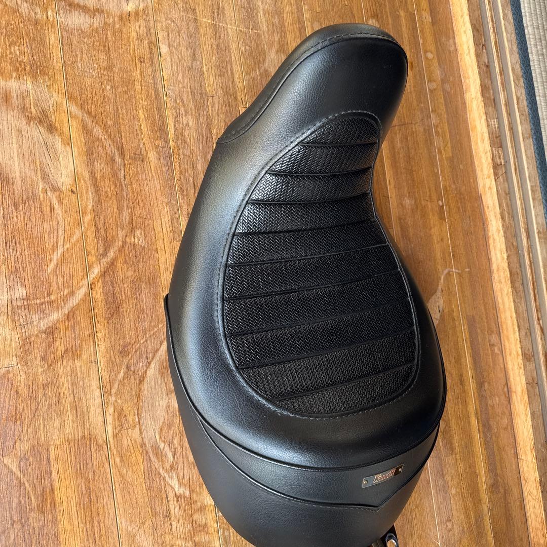 ハーレーダビッドソン　K&H スーパーローシート　タックロール