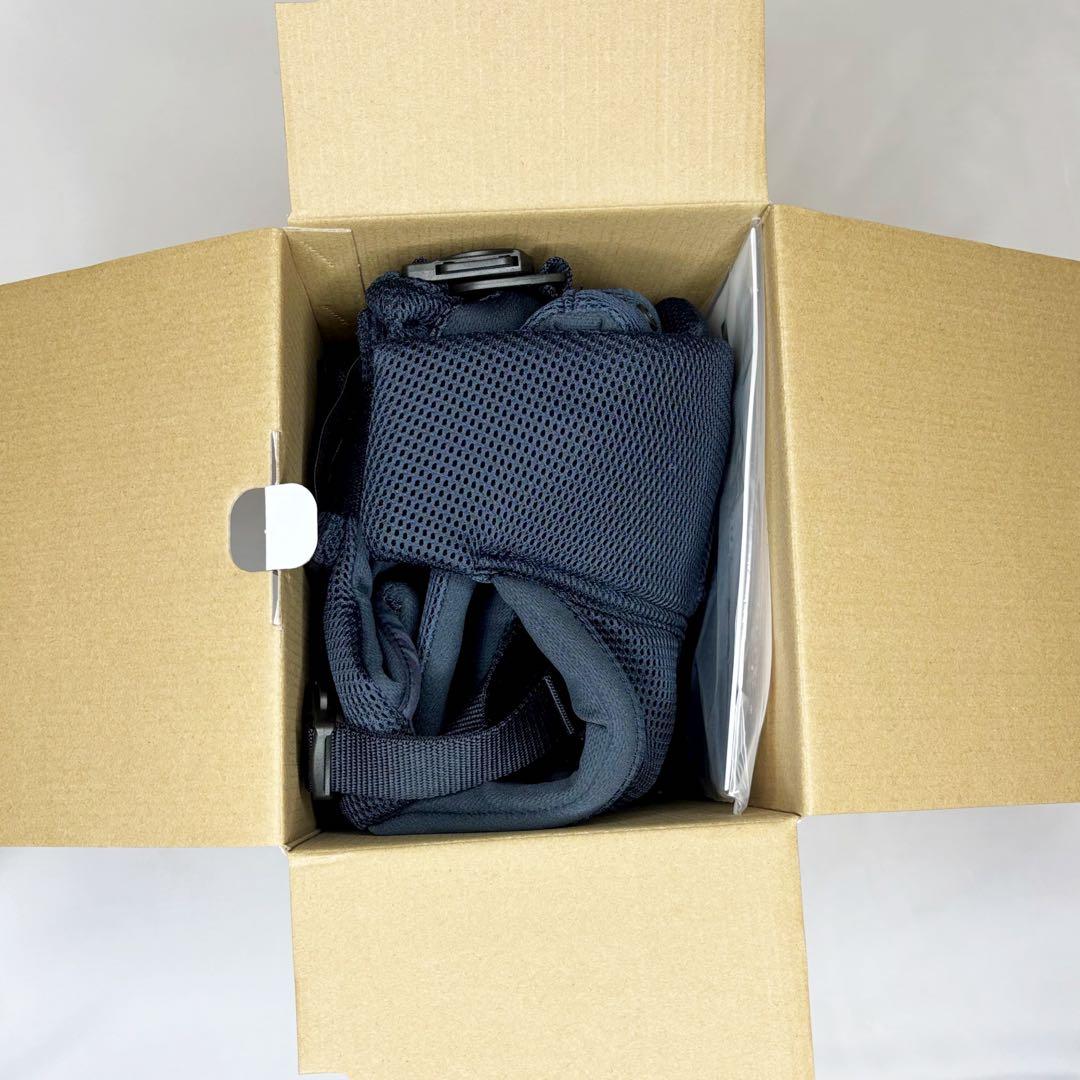 【新品未使用】アップリカ ラクリスAB ネイビー 抱っこひも 最新モデル