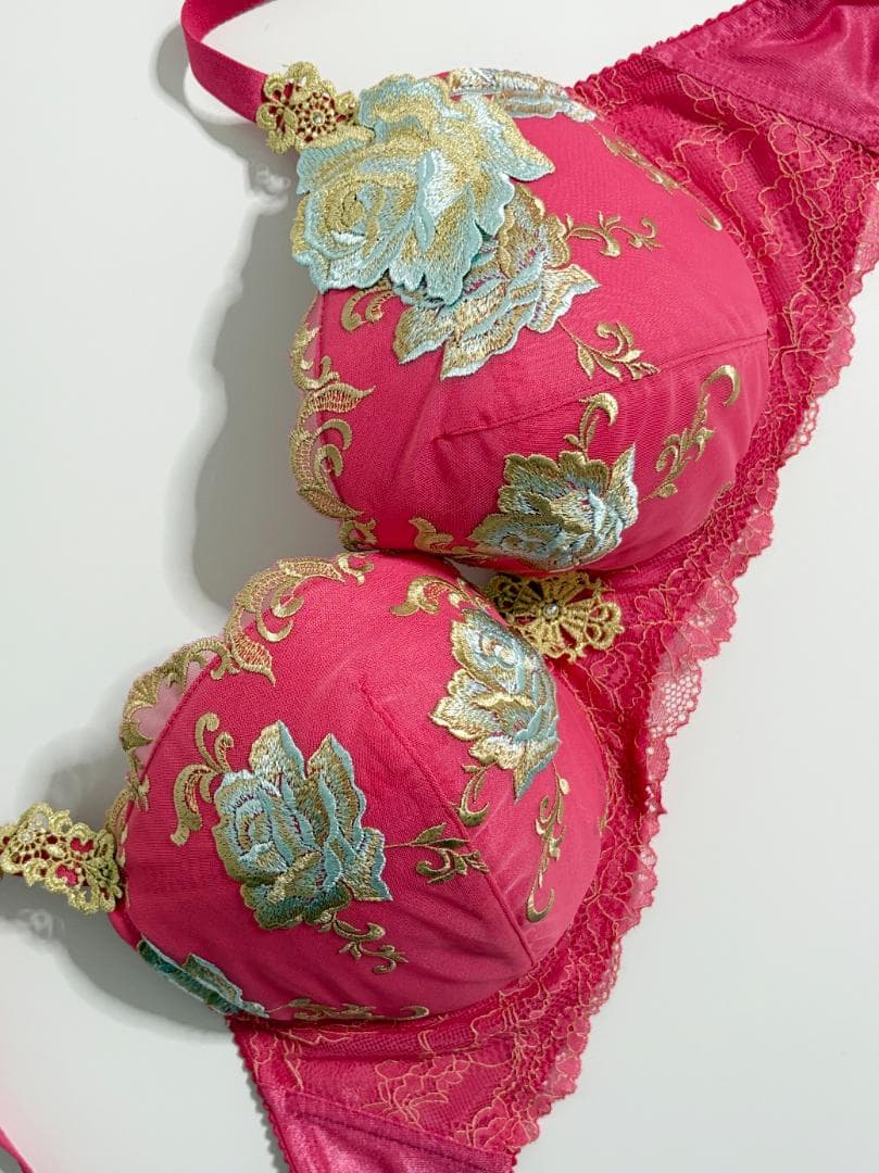 新品　ワコールサルート　BTJ473　73グループ　ブラジャー　Ｉ75