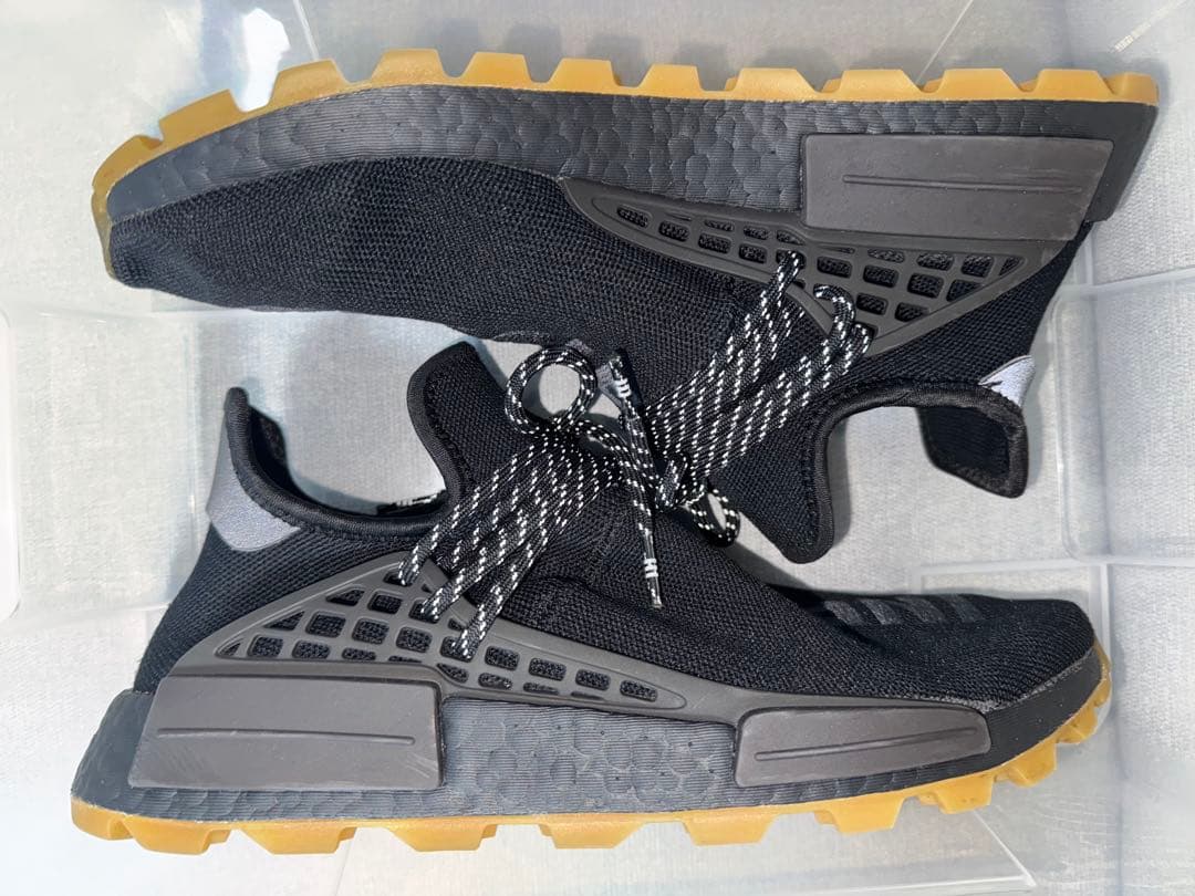 靴 PHARRELL WILLIAMS ADIDAS NMD HU TRAIL