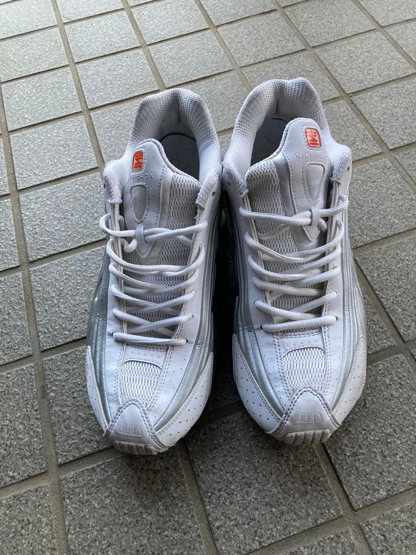 靴 Nike Shox R4 llic Silver/White 29cm