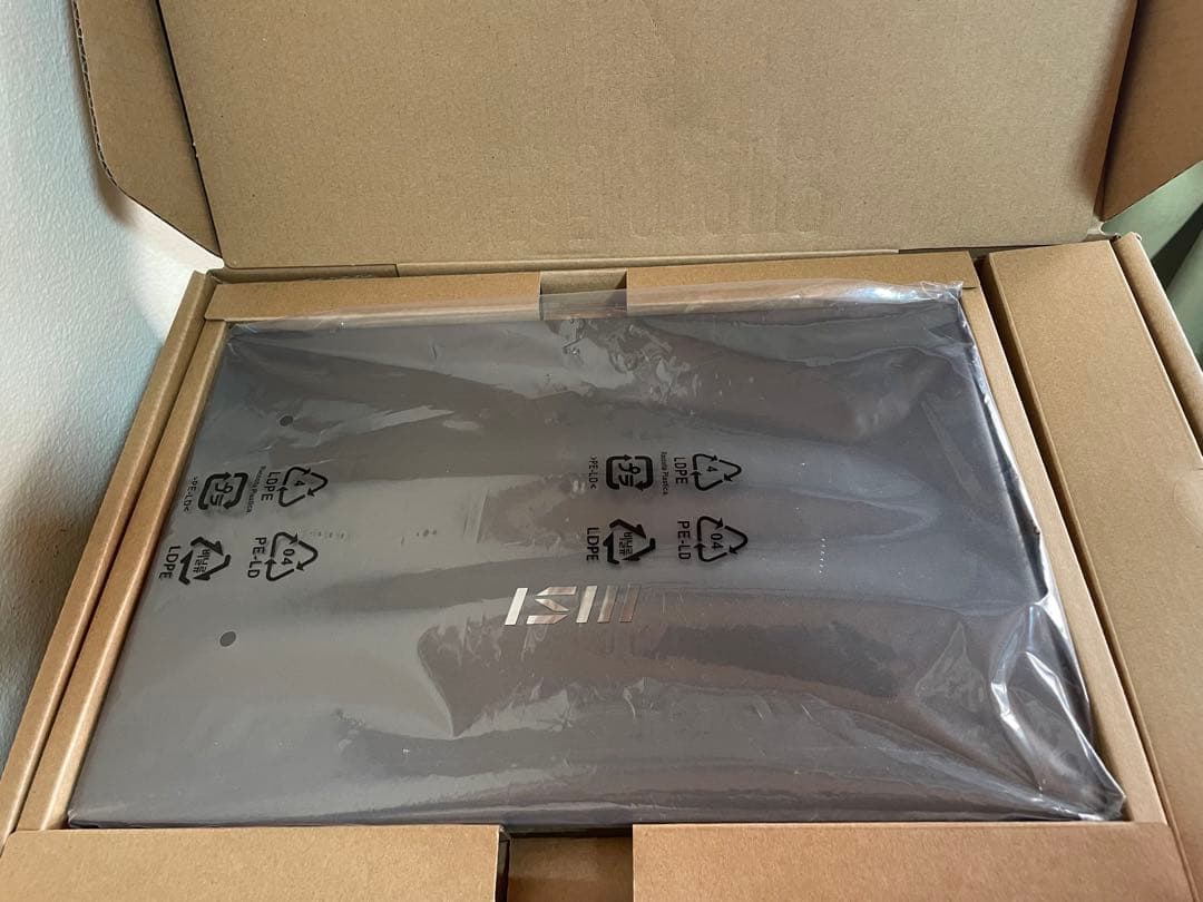 MSI ノートPC スリムデザイン 未使用品