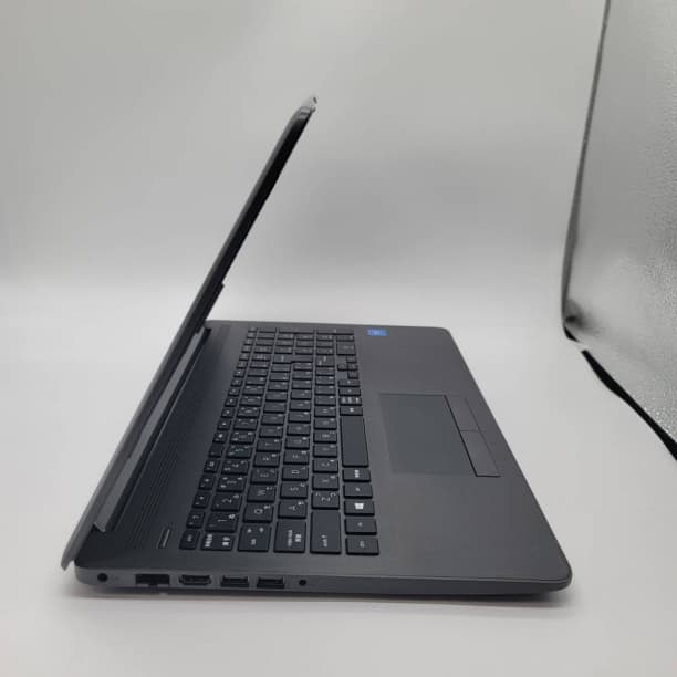 バッテリー◎ 15 HP Celeron N4000 SSD256GB オフィス